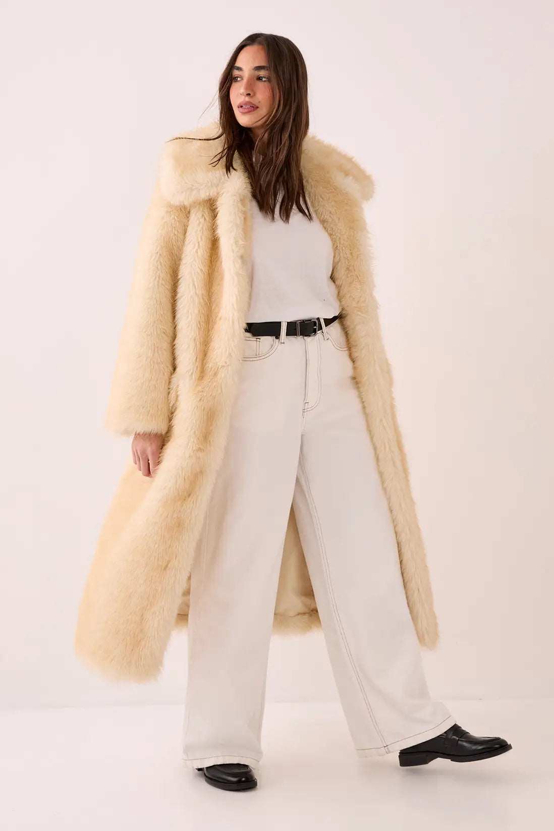 Oversized Faux Fur Coat In Beige Long Plush Winter Outerwear